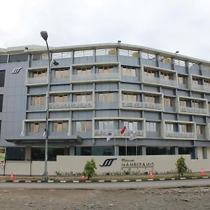 Marina Mamberamo Hotel